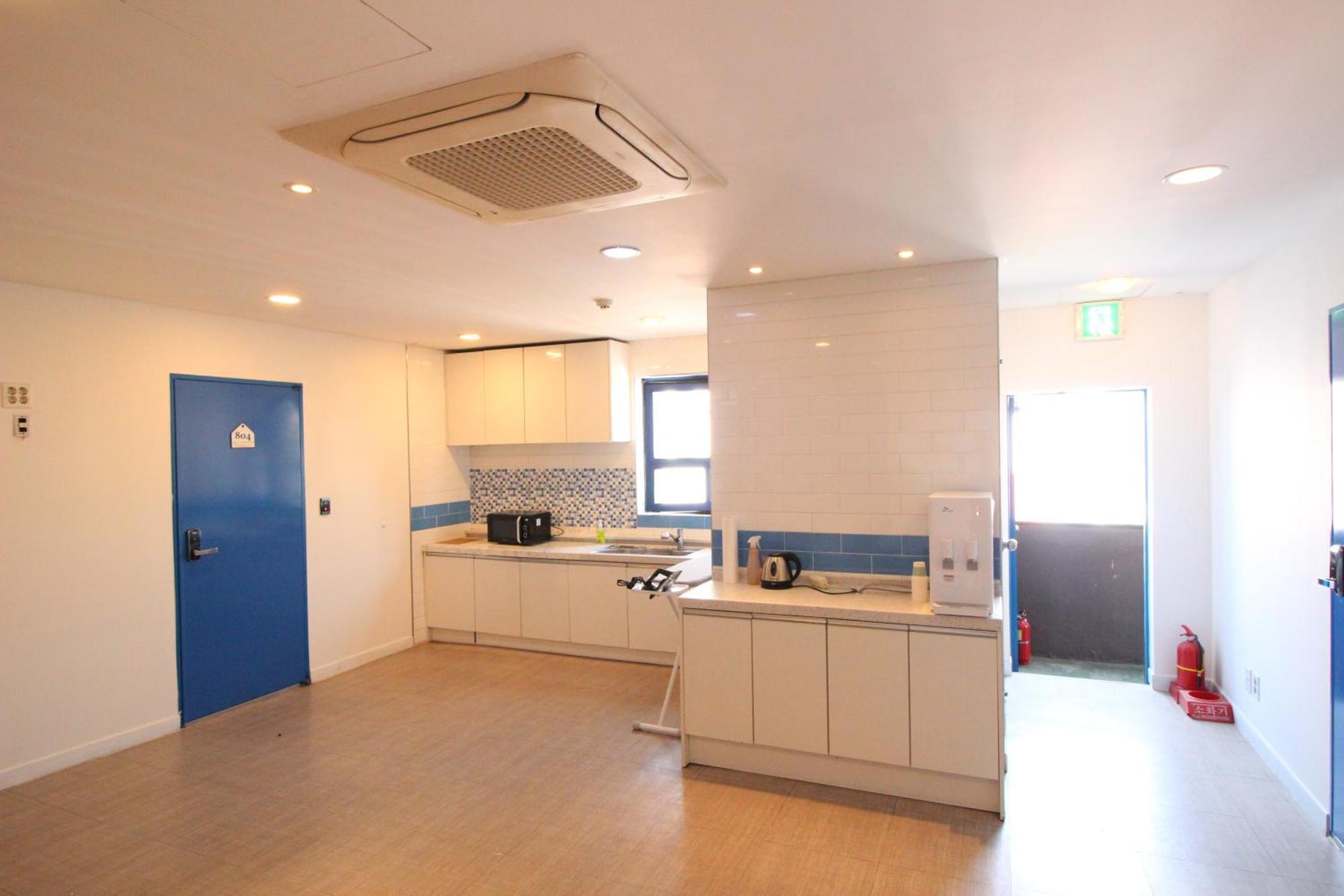 Golden Park Myeongdong 2*